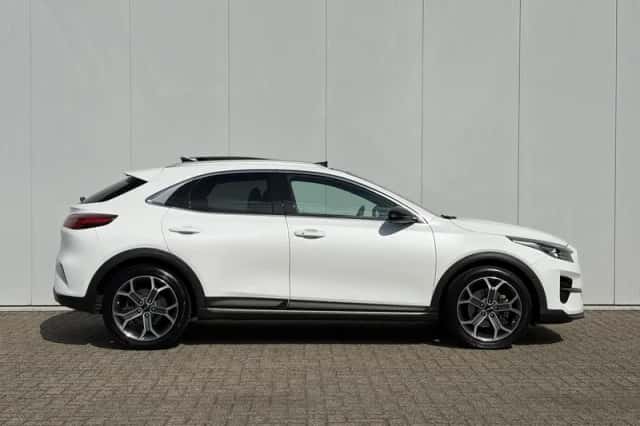 Kia XCeed (2023) thumbnail 4