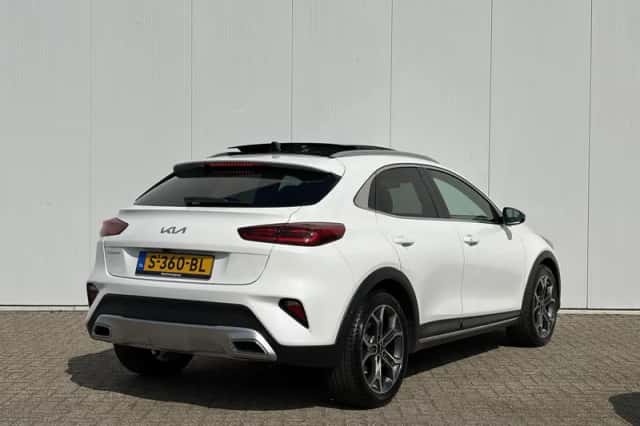 Kia XCeed (2023) thumbnail 5