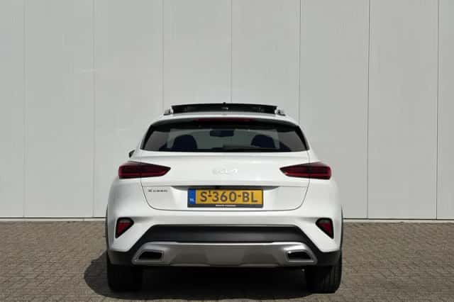Kia XCeed (2023) thumbnail 6