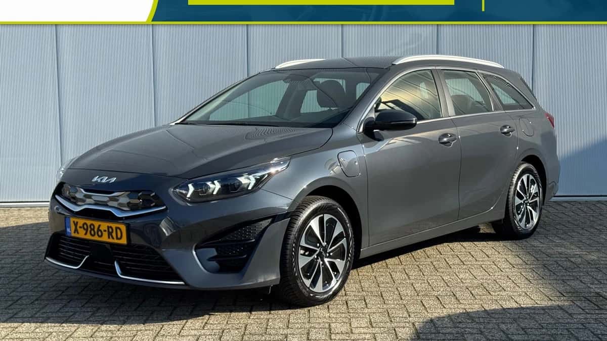 Kia Ceed Sportswagon (2024) — foto 1
