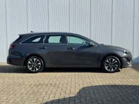 Kia Ceed Sportswagon (2024) thumbnail 4