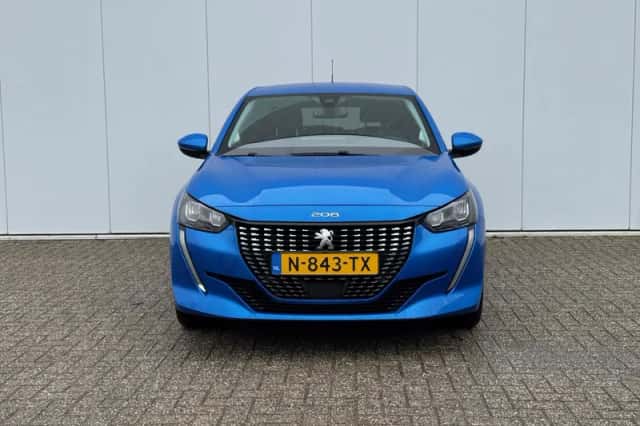 Peugeot 208 (2022) thumbnail 3