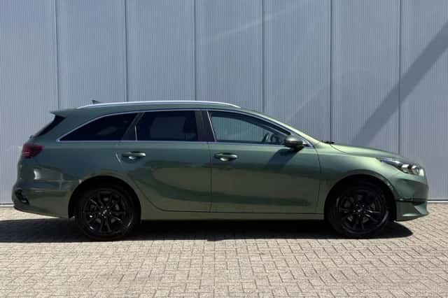 Kia Ceed Sportswagon (2022) thumbnail 4