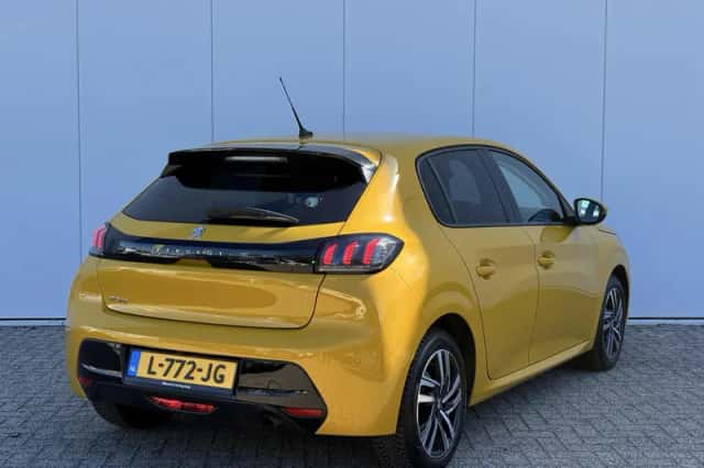 Peugeot 208 (2021) thumbnail 5