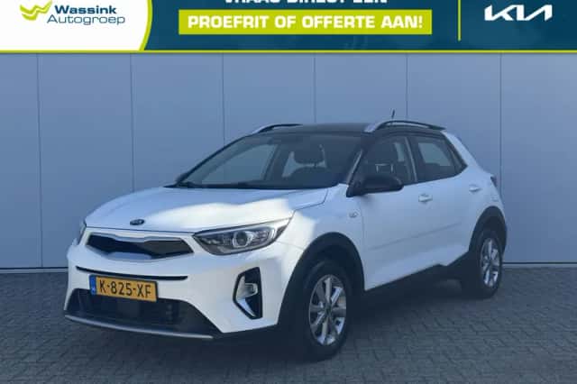 Kia Stonic (2021) thumbnail 1