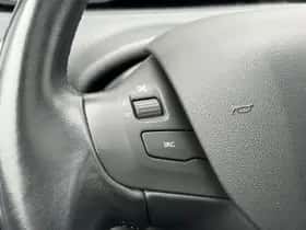 Peugeot 2008 (2017) thumbnail 17