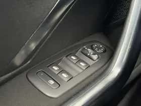 Peugeot 2008 (2017) thumbnail 23