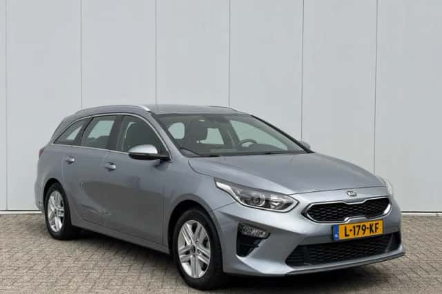 Kia Ceed Sportswagon (2021) thumbnail 3