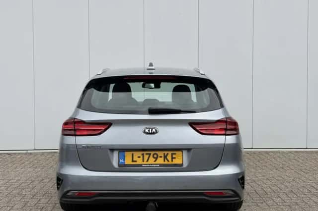 Kia Ceed Sportswagon (2021) thumbnail 6