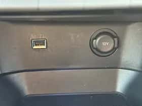 Peugeot 5008 (2021) thumbnail 37