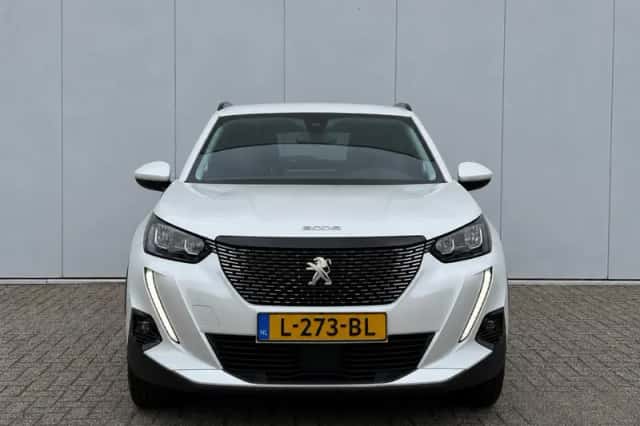 Peugeot 2008 (2021) thumbnail 2