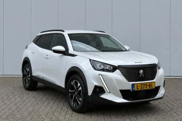 Peugeot 2008 (2021) thumbnail 3