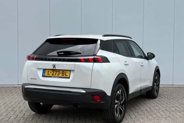 Peugeot 2008 (2021) thumbnail 5