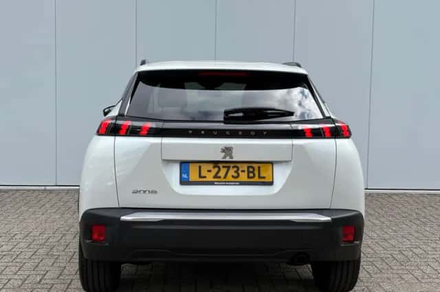 Peugeot 2008 (2021) thumbnail 6