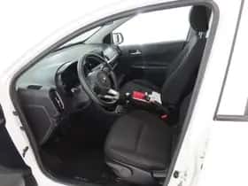 Kia Picanto (2021) thumbnail 6