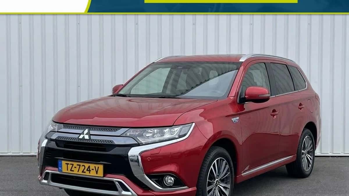 Mitsubishi Outlander (2018) — foto 1