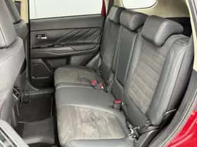 Mitsubishi Outlander (2018) thumbnail 12