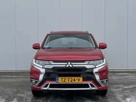 Mitsubishi Outlander (2018) thumbnail 3