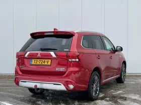 Mitsubishi Outlander (2018) thumbnail 6