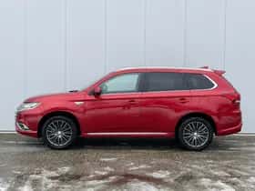 Mitsubishi Outlander (2018) thumbnail 9