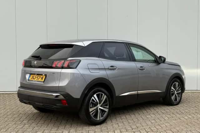 Peugeot 3008 (2024) thumbnail 6