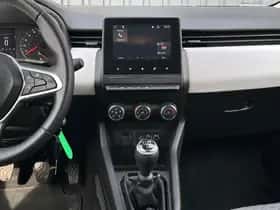 Renault Clio (2024) thumbnail 23