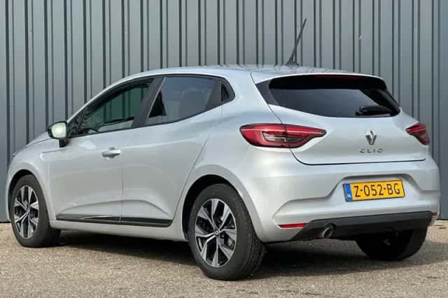 Renault Clio (2024) thumbnail 4