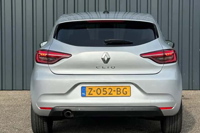 Renault Clio (2024) thumbnail 5