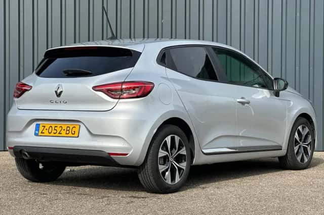 Renault Clio (2024) thumbnail 6
