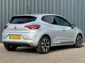 Renault Clio (2024) thumbnail 6