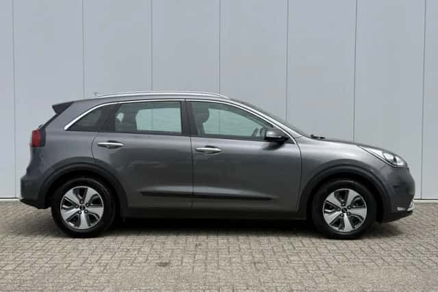 Kia Niro (2018) thumbnail 4
