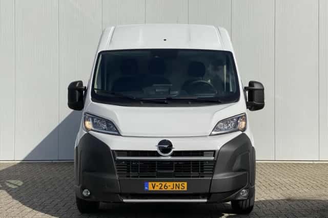 Opel Movano (2024) thumbnail 2