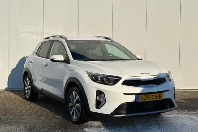Kia Stonic (2025) thumbnail 3