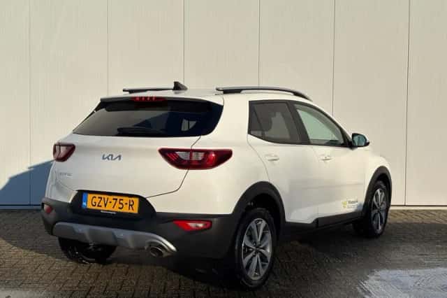 Kia Stonic (2025) thumbnail 5