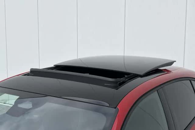 Peugeot e-308 (2025) thumbnail 2