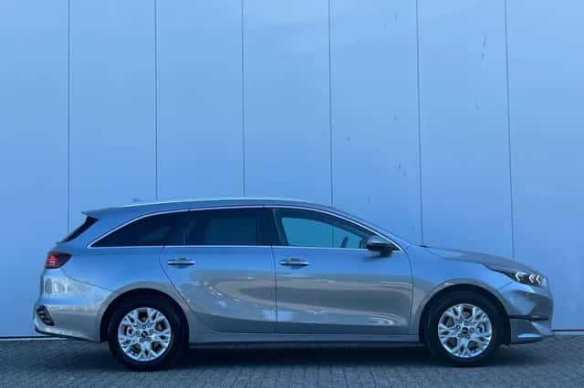 Kia Ceed (2025) thumbnail 4