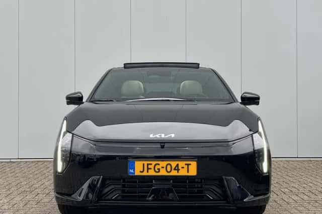 Kia EV4 (2025) thumbnail 2