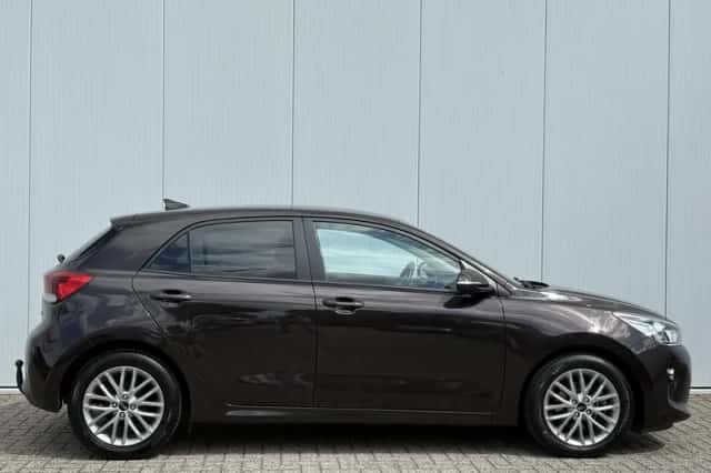 Kia Rio (2020) thumbnail 4