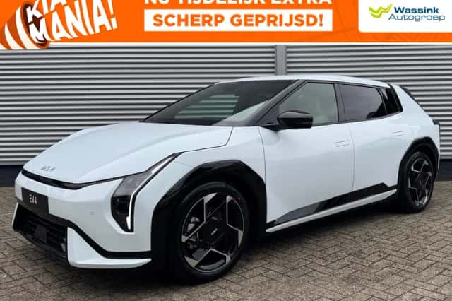 Kia EV4 (2026) thumbnail 1