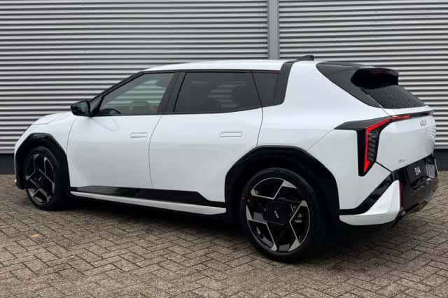 Kia EV4 (2026) thumbnail 3