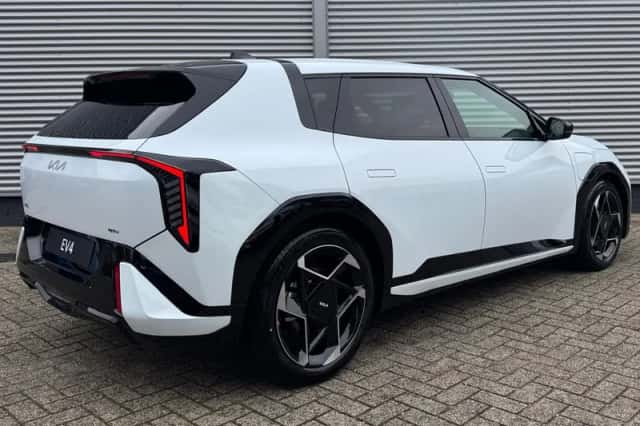 Kia EV4 (2026) thumbnail 5