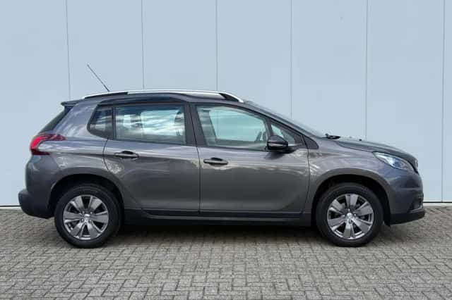 Peugeot 2008 (2017) thumbnail 4