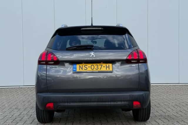 Peugeot 2008 (2017) thumbnail 6
