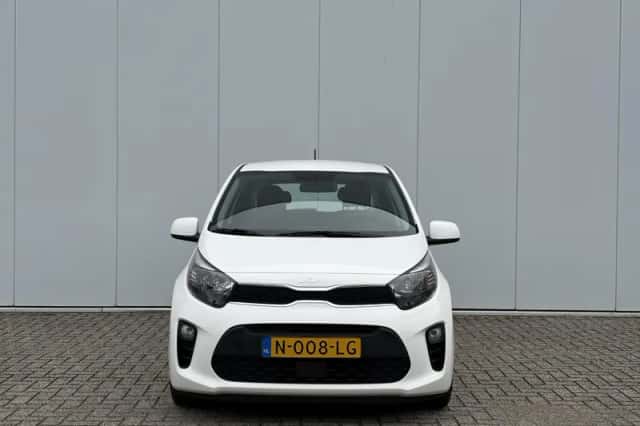 Kia Picanto (2021) thumbnail 2