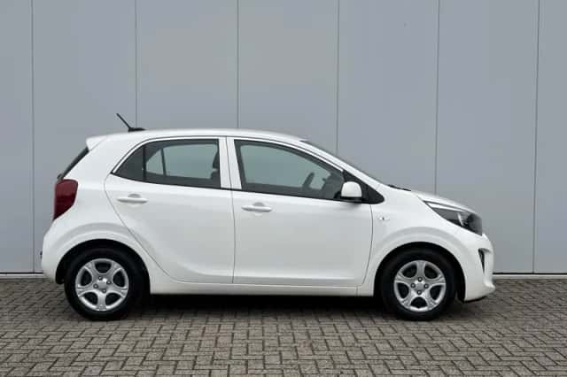 Kia Picanto (2021) thumbnail 4
