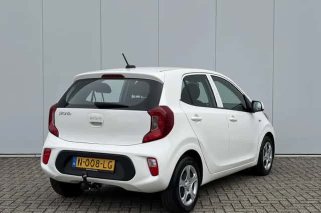 Kia Picanto (2021) thumbnail 5