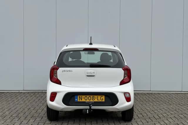 Kia Picanto (2021) thumbnail 6