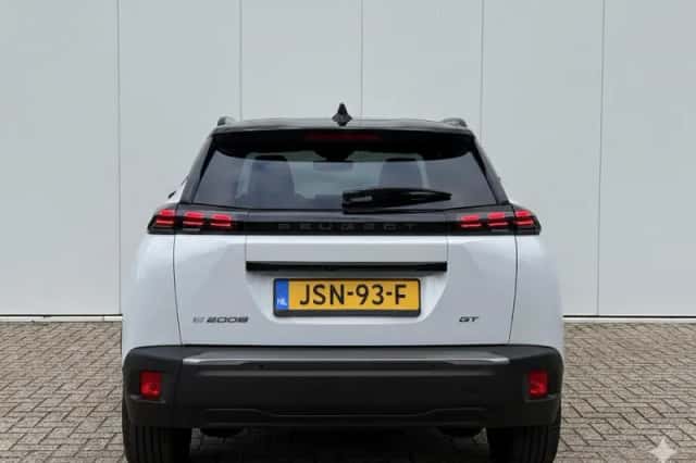 Peugeot e-2008 (2025) thumbnail 6