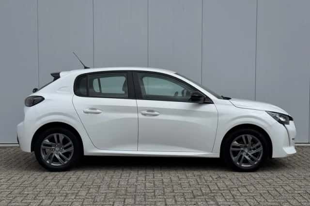 Peugeot 208 (2022) thumbnail 4