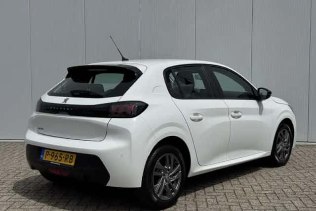 Peugeot 208 (2022) thumbnail 5